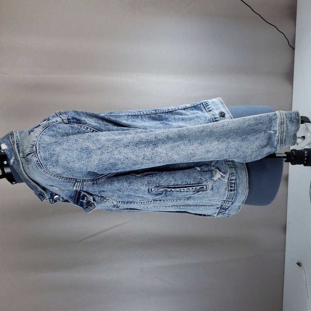 EUC Torrid Light Wash Stretch Denim Jacket  2X - Picture 6 of 8